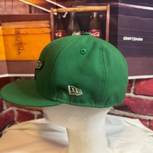 Philadelphia Eagles New Era 59Fifty Throwback Hat Cap Size 7 1/8 - Picture 2 of 5
